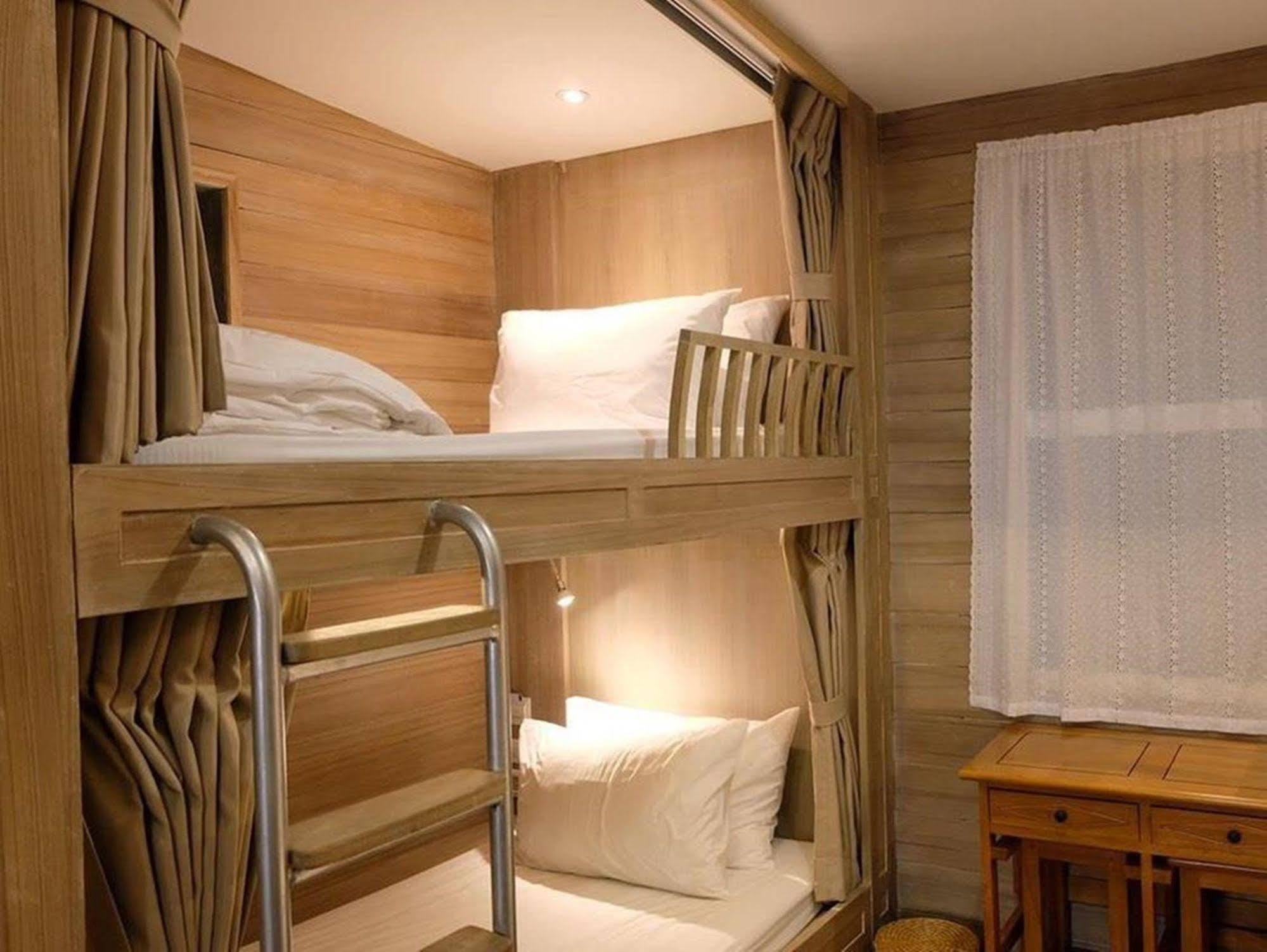 Canale Hostel Бангкок Екстер'єр фото