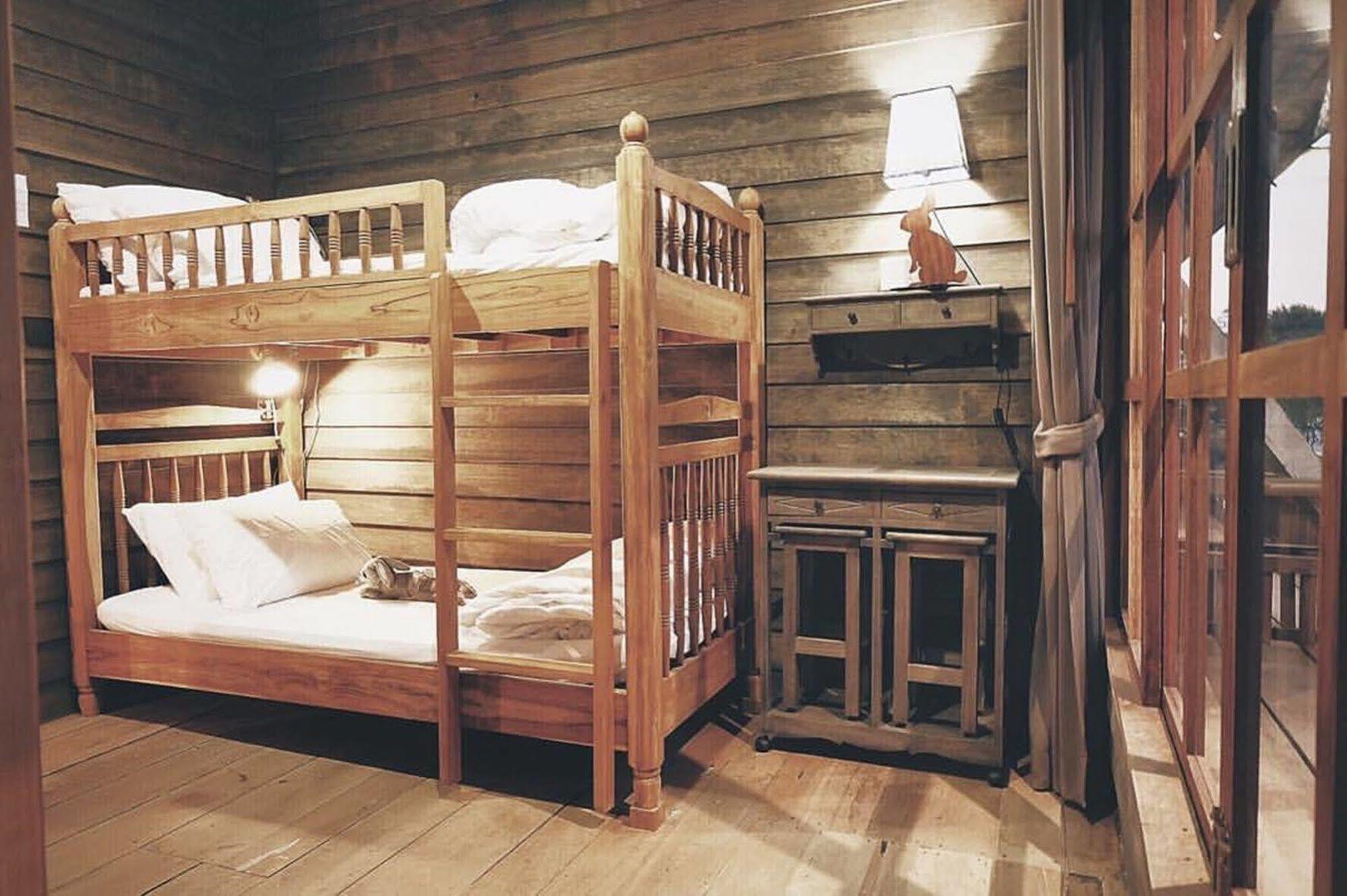 Canale Hostel Бангкок Екстер'єр фото